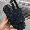 Sandales 2022 Nouveaux pantoufles de plage pour femmes de luxe Fashion Fashion Semed Shoes Taille 35-44 GGITY