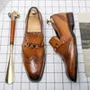 Shoes D00d4 Men Brogue Loafer Solid Color PU Ing Carved Pointed Metal Buckle Business Casual Wedding Party Daily Ad210