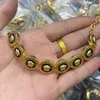 Diseñador retro Collares de resina negra Pulsera Pendientes Anillos Conjunto Banshee Medusa Retrato de cabeza Chapado en oro Fiesta festiva de cumpleaños de mujer