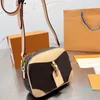 Crossbody mini çanta omuz hemşire kamera çantaları Messenger çantaları kadın çanta debriyajı küçük çanta moda mektubu