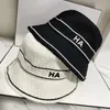 Luxe Designer Bucket Hats Zwarte Heren Baseball Caps Wit Geweven Hoeden Damesmode Ontwerpers Vissershoed Herfst Fedora Ingericht S5553208