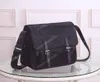 Borse a tracolla da uomo in nylon nero Borse a tracolla di design Borsa a tracolla piccola con patta con borsa a tracolla Borsa da uomo di lusso in tela tinta unita unisex