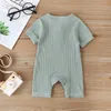 Rompers grossist nyfödda baby sommarkläder baby flickor pojkar fasta färg rompers bomull kort ärm jumpsuits sunsuit 018m j220922