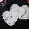 Tafelmatten 100 stks/Set 4 inch 10 cm hartvorm papier Doily White Doilies Hollow Out Lace Coasters Placemat servies Decoraties voor cakes D