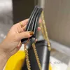 Bolsos de noche Bolso Baguette Bolsos cruzados Bolso de hombro para mujer Bolso de cadena de cuero de empalme de dos colores Hebilla de hardware dorado Compartimento interior Monedero con bolsillo con cremallera