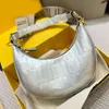 Avondtassen oksel tas halve maan tassen mode klassieke schouder handtas vrouwen lederen crossbody portemonnees onderkant metalen grote letter schouderriem portemonnee