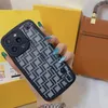 Designer l￤dertelefonfodral med rem f￶r iPhone 13 12 11 XR X XS 7 8 Pro Max 14 Full Letter Phonecase Girl Case