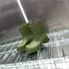 Botas botas de borracha bota de chuva sapatos impermeáveis ​​de designer de luxo de luto de luto grossa de salto grossa sola grossa de dente grossa e resistente a desgaste cinza preto