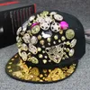 Ball Caps all'ingrosso rivetto a spillo chiodo fatto a mano in pelle di serpente snapback di marca di lusso per donna uomo bianco nero novità berretto da baseball cappelli T220923