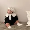 Söt baby rompers bodysuits långärmad 2022 våren nya flickor jumpsuit baby spets stora lapel prinsessor onesie barn romper kläder 20220924 e3