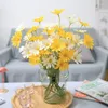 Dekorativa blommor 1/pc 5 huvuden Silk Daisy Bridal Bouquet Gifts Artificial Wedding Fake Flower Garden Decoration