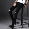 Jeans da uomo Skinny Uomo Maschio Nero Ginocchio Strappato Foro Piedini Pantaloni Elasticità Dimagrante Pantaloni Hip Hop Denim 220923