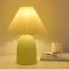 Tafellampen Noord -Europa Lamp voor slaapkamer plooien bedekken bedekken Keramiek Bureau Nacht indoor verlichting lichten