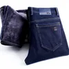 Männer Jeans Winter Warm Slim Fit Business Mode Verdicken Denim Hosen Fleece Stretch Marke Hosen Schwarz Blau 220923