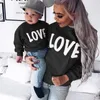 Aile Eşleşen Kıyafetler Anne ve Oğul Kızı Giyim Mektubu T Shirt Mom Erkek Kızlar Giyim Çocuk Tişörtleri 220924