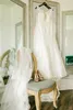 2023 Wspaniałe sukienki ślubne syreny ślubne paski na suknię ślubną koronkową aplikację satynową plażę po pociągu