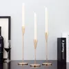 Titulares de velas Nordic Creative Gold Metal Metal Romantic Iron Art Candelabra Design Arredento Casa Centerpipe Central Ec50ll