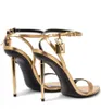المرأة المصممة الفاخرة العلامات التجارية Sandal High Heels Velvet Patent Leather Badlock Pointy Toe Naked Sandals Tomfords Pumps 35-43