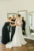 2023 Wspaniałe sukienki ślubne syreny ślubne paski na suknię ślubną koronkową aplikację satynową plażę po pociągu