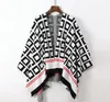 Kvinnors tröjor Designer 2023 kappa med tryckt hög Quallity Autumn Spring Winter Cardigan Free Size Design Knitting Top Fringe Decoration