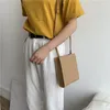 Duffel Väskor 2022 Fashion Luxury Women Studenter Diagonal Solid Wild Korean Version av Creative Personality Female Tide Liten Bag