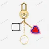 Kvalitet Dice Heart Letter Keychains Flowers Keychain Leather Key Ring Silver Buckle Men Kvinnor Väskor Bil Handväska Pendant Par Tillbehör 2