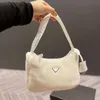 Bolsas de noite Lã de cordeiro Bolsa hobo Bolsa de ombro macio Bolsa de axila feminina Bolsas femininas Bolsas de axila Clássicos Bolsa de pelúcia Zíper Clássico Triangular Lantejoulas