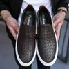 Nouvelles chaussures en cuir faites à la main pour hommes tissées et en relief amour chaussures de sport respirantes blanches pour une humidité antidérapante A15