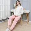 Flanela para dormir feminina outono feminino e pijama quente de inverno com pés de encadernação de boca para casa para casa solta