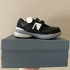 N990 Bebek Büyük Oğlan Kız Sneakers Castlerock Çocuk Ayakkabıları Justin Saunders Olive Navy PS Okul Öncesi Gençlik Tasarımcısı Çocuk Runner İlkokul Eğitmenleri örgü süet