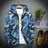 Herrjackor 2022 Spring Autumn Young Men Windbreaker Hooded Jacket Slim Thin Clothing Toppkvalitet Vattentät plus storlek