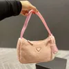 Bolsas de noite Lã de cordeiro Bolsa hobo Bolsa de ombro macio Bolsa de axila feminina Bolsas femininas Bolsas de axila Clássicos Bolsa de pelúcia Zíper Clássico Triangular Lantejoulas