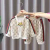 服のセット春の子供スポーツ服セットベイイズボーイズジッパージャケットTシャツパンツ3PC/セットキッズ幼児トラックスーツ