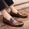Män brittiska skor loafers solid färgstruktur pu spetsig metall spänne mode klassisk affär casual bröllop fest dail ca5e