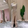 Robes de soirée Robe de soirée de luxe sirène argentée de Dubaï avec cape lourde perlée fente latérale robes de bal pour les femmes robe de soirée de mariage 220923