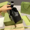 メッセージバッグ本物の革女性クロスボディショルダーバッグアンダーアームショッピングバッグハンドバッグハンドバッグ財布ファッションレター調整可能なストラップ