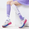 Chaussettes pour hommes de haute qualité en cours d'exécution bas de compression femmes couleurs contrastées sport pour marathon cyclisme football extérieur 220924