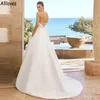Satin blanc moderne une ligne robes de mariée sexy sans bretelles ouverts Summer Summer Beach Bridal Robes Fashion Boho Garden Sweep plus taille Robe de Soiree CL1188