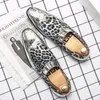 Luxury Bullock Leopard Print Panomers Men Sapatos casuais Couro de ouro prata tend￪ncia cl￡ssica de tend￪ncia pontiaguda jovens jovens brit￢nicos festas di￡rios