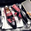 Schwarze Schuhe Slipper elegante Männer pusing Retro gedruckter Stoff Brogue geschnitztes Quasten Fashion Business Casual Wedding Party da f Wedd