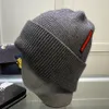 مصمم قبعة صغيرة قبعة فاخرة قبعة قبعة القبعة الشتاء للجنسين قبعة الكشمير رسائل غير رسمية في الهواء الطلق قبعات متماسكة الأزياء 5 لون