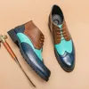 ブーツ英国の靴足首の男性ファッションカラーブロッキングPUブローグ彫刻レースアップクラシックビジネスカジュアルストリート毎日
