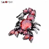 Broches Savoyshi Rhinestone for Men Red Zirkon Scorpion Broches Badges Badges Merk Sieraden Fashion Dierenes Rapelpennen Accessoires