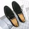 Loafers skor eleganta män fast färg faux mocka runda huvudbältet spänne en pedal affär casual bröllop nattklubb del 3888