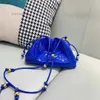 イブニングバッグデザイナーハンドバッグ新しい小さなゴールデンボールクラウドフォールドバッグハンドホールドシングルルームメッセンジャーラッカースキン女性バッグdumplingハンドバッグ