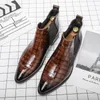 Botas Chelsea británicas para hombre, zapatos de tendencia con patrón de cocodrilo, ropa clásica de PU con punta en pico, informal de negocios a la moda, diario AD258