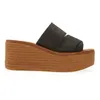 Slipare Sandaldesigner Sliders Flip Flops Flop Sandaler för strandkomfortläder naturlig mocka i brunt och svart för kvinnor och män skor