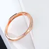 Bangle charme kristallen armbanden voor vrouwen roségoud zilveren kleur mode gedraaide golf bruiloft sieraden