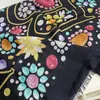 Sciarpa moda donna misura 130 cm -130 cm materiale lana seta colore nero stampa lettere motivo floreale sciarpe quadrate pashmina