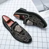 Elegante Loafers Men schoenen Zwart Faux Suede geborduurde slip-on Business Casual Wedding Nightclub Party Daily AD254